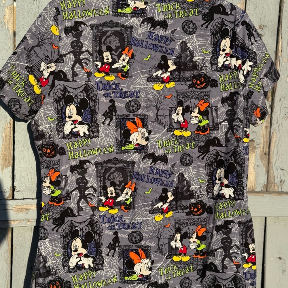 Disney Haunted Mansion Scrub Top Women’s Medium Mickey Mouse Halloween Shirt - Picture 6 of 6